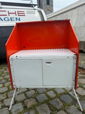 Vintage meubels vintage campingkast beschikbaar voor biedingen