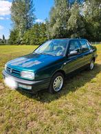 Volkswagen vento 1.9 TDI oldtimer, Auto's, Oldtimers, Voorwielaandrijving, 4 deurs, Stof, Zwart