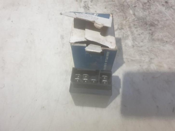 VEROUILLAGE CENTRALISE deur relais Commodore C (90148824), Autos : Pièces & Accessoires, Autres pièces automobiles, Opel, Utilisé