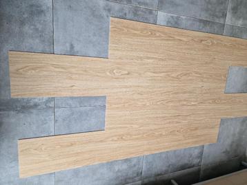 Luxe vinyl laminaat beschikbaar voor biedingen