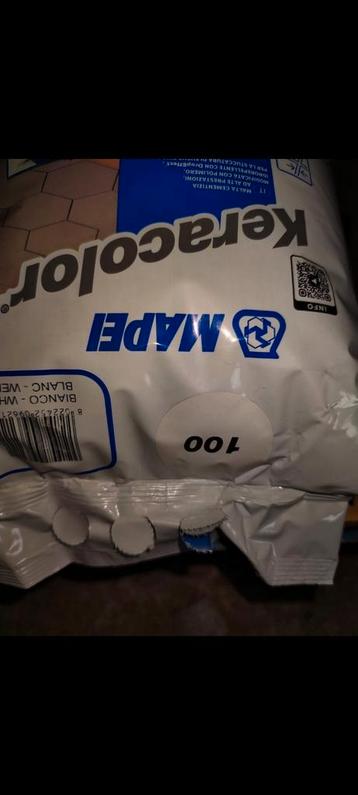 Cementvoegmortel 3 X 5kg, €20 per stuk beschikbaar voor biedingen