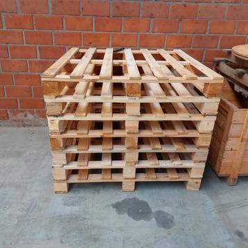 Palleten 120x120. (NIEUWSTAAT) beschikbaar voor biedingen