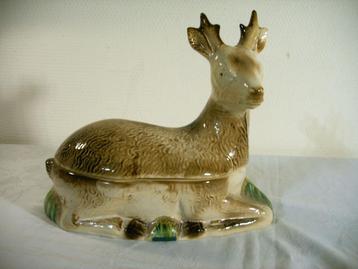 Terrine in vorm van hert van Caugant beschikbaar voor biedingen