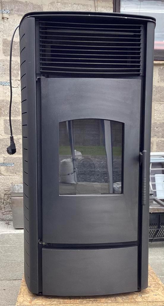 Stijvolle en efficiënte kachel te koop!, Huis en Inrichting, Kachels, Zo goed als nieuw, Vrijstaand, Pelletkachel, Overige brandstoffen