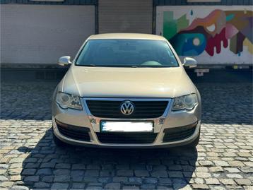 Volkswagen passat 1.6 benzine EURO4 201.000 km/12-2005 beschikbaar voor biedingen