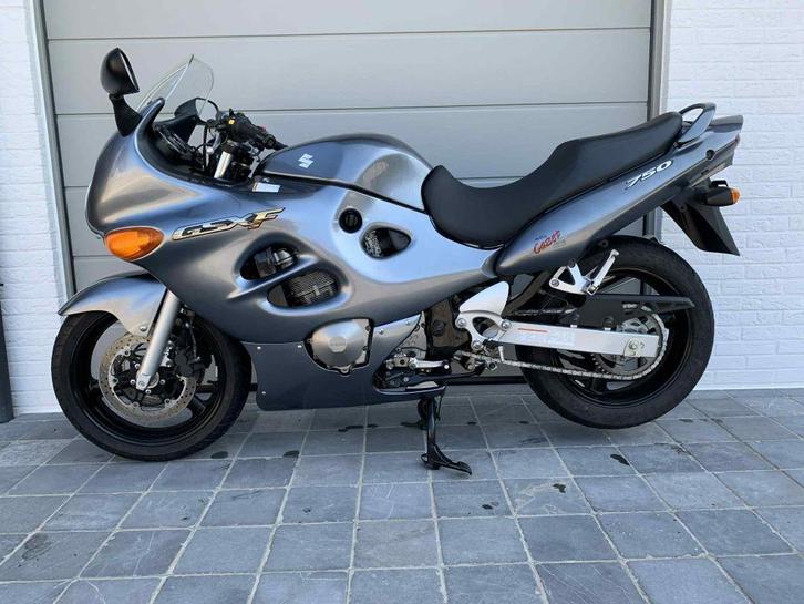 Suzuki gsx 750-f **10000km **originele staat !!**, Motoren, Motoren | Suzuki, Bedrijf, Toermotor, meer dan 35 kW, 4 cilinders