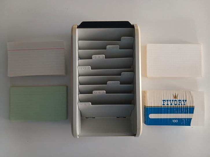 Boîte à fiches A7 +  Couvercle + Intercalaires alphabétiques, Divers, Accessoires de bureau, Utilisé, Enlèvement