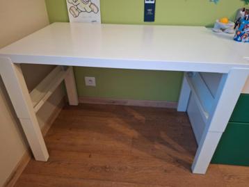 Bureau kinderkamer - nieuwstaat (ikea) beschikbaar voor biedingen
