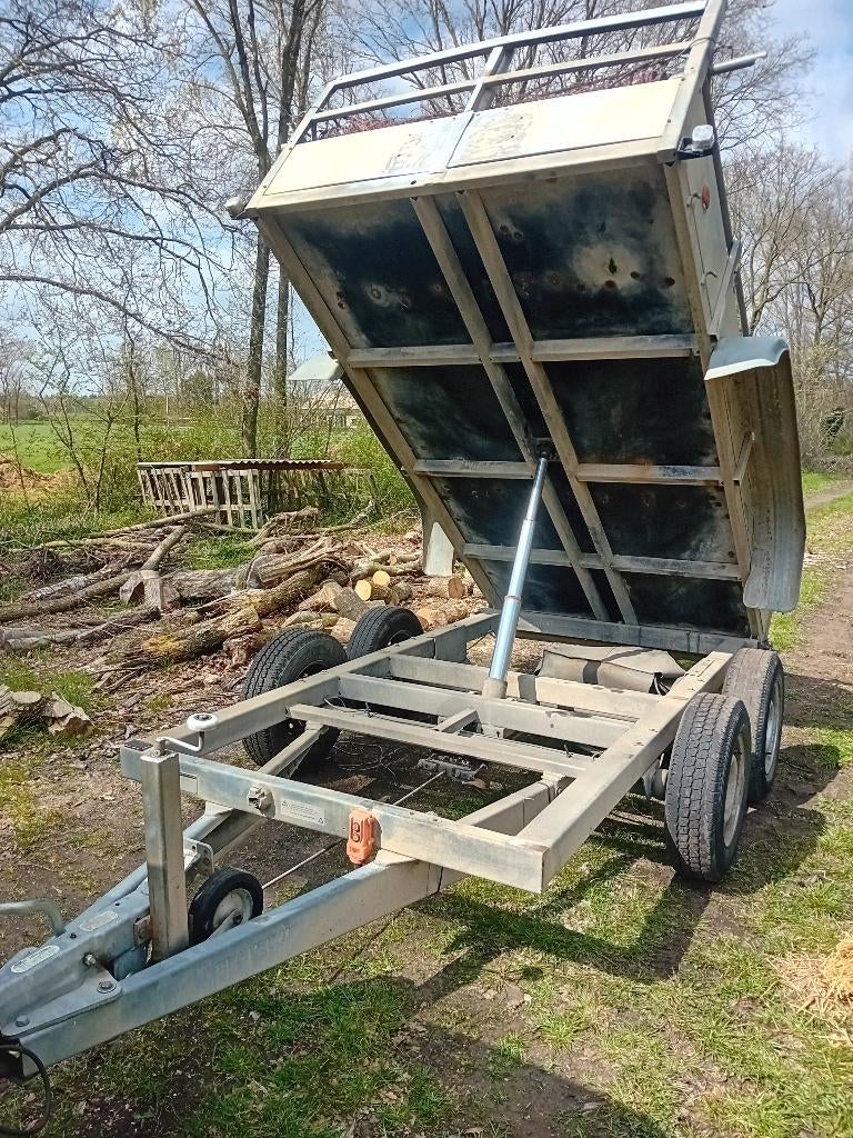 Kipper aanhanger, Ophalen