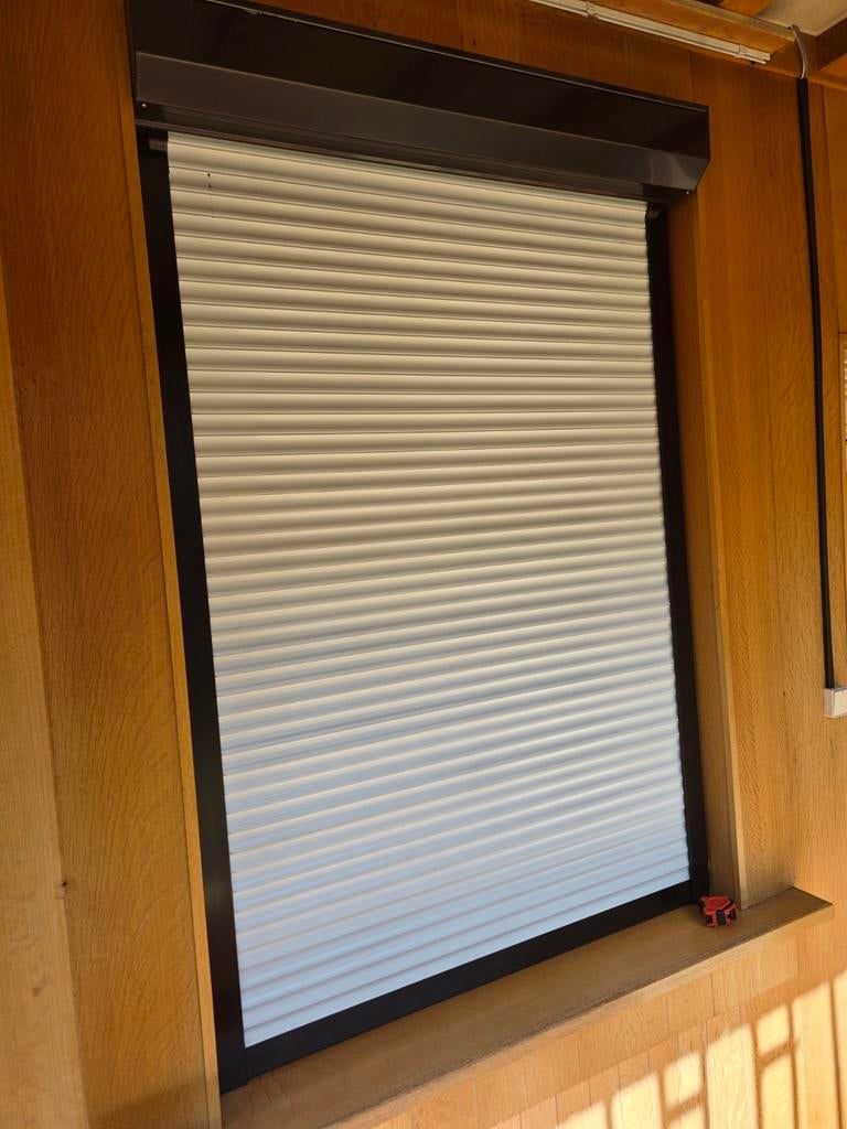 Electrisch rolluik 170 h x 110 b., Ophalen