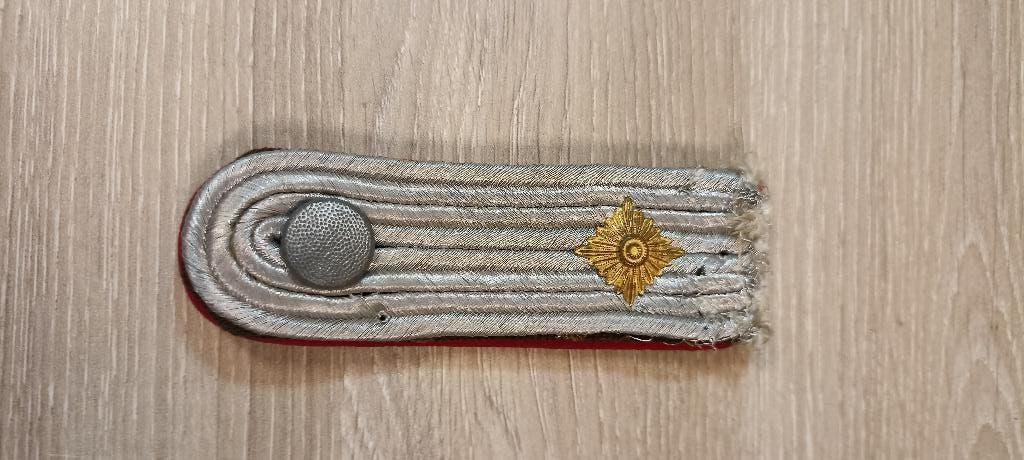 Patte d'officier Allemand Hauptmann ww2, Collections, Objets militaires | Seconde Guerre mondiale, Envoi, Armée de terre, Emblème ou Badge