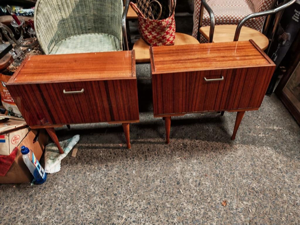 Vintage nachtkasten, Ophalen