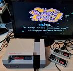 Nintendo nes met 2 controllers en het spel Bubble Bobble, Games en Spelcomputers, Ophalen of Verzenden, Zo goed als nieuw, Met 2 controllers