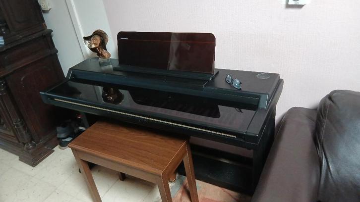 Piano, Muziek en Instrumenten, Piano's, Zo goed als nieuw, Piano, Zwart, Digitaal, Hoogglans, Ophalen