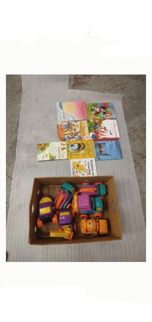 Livres pour enfants et petites voitures, Enlèvement