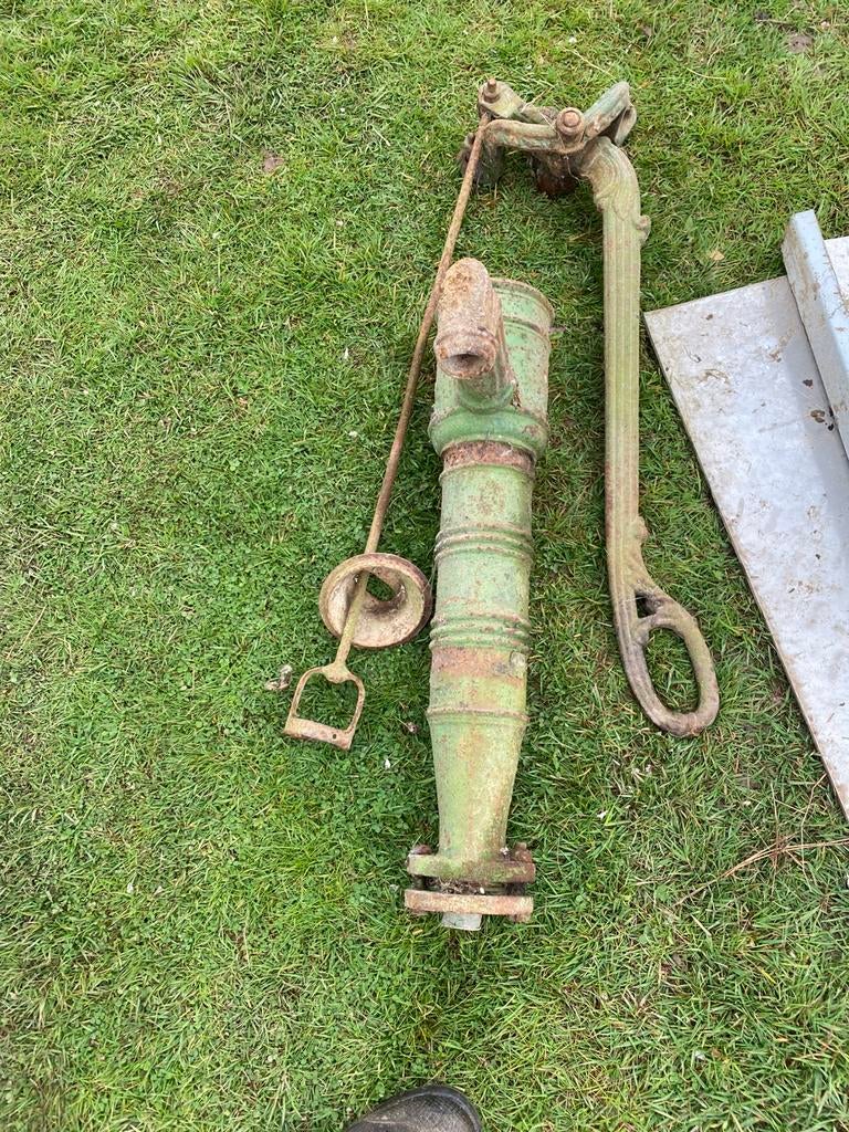 Oude pomp, Tuin en Terras, Waterpompen, Ophalen, Zo goed als nieuw