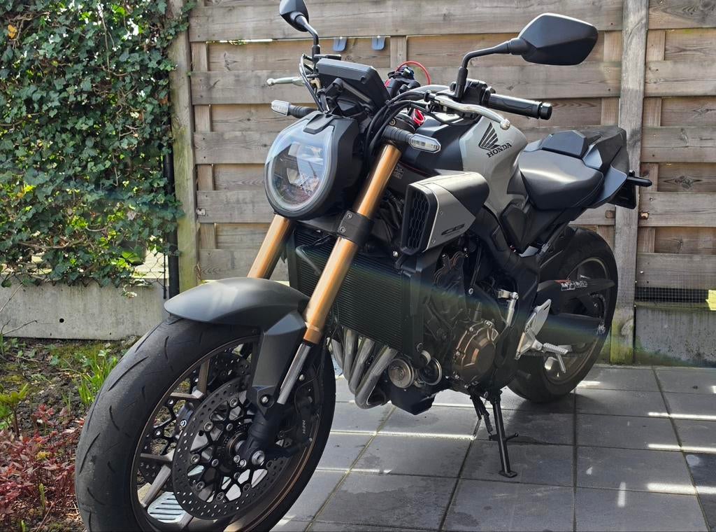 Honda cb650 r e-cluch, Motoren, Motoren | Honda, Particulier, Naked bike, meer dan 35 kW, 4 cilinders, Motorrijbewijs A, ABS, Handvatverwarming