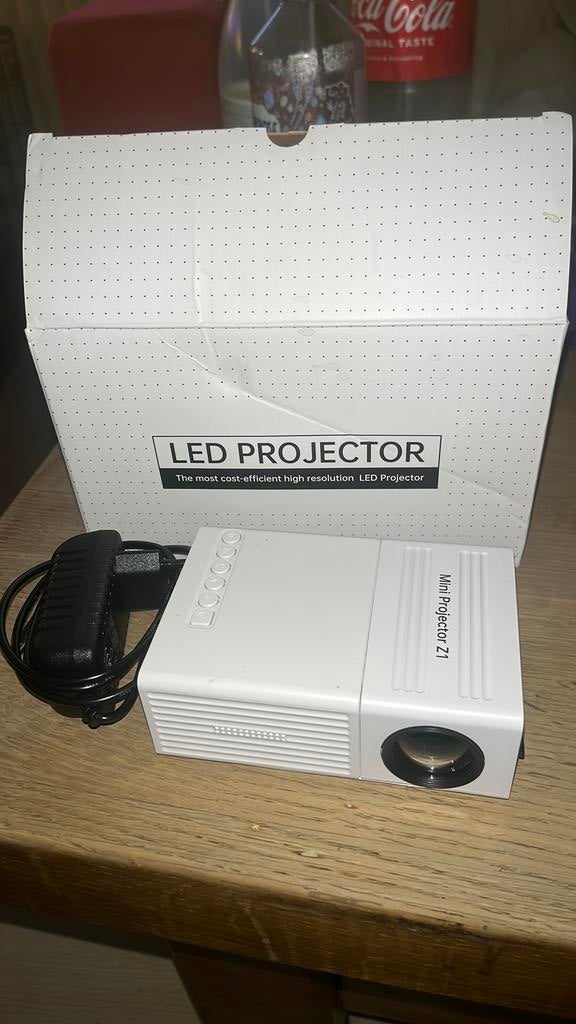 LED PROJECTOR compact Nieuw !, Ophalen of Verzenden, Nieuw, LED, Ultra HD (4K)