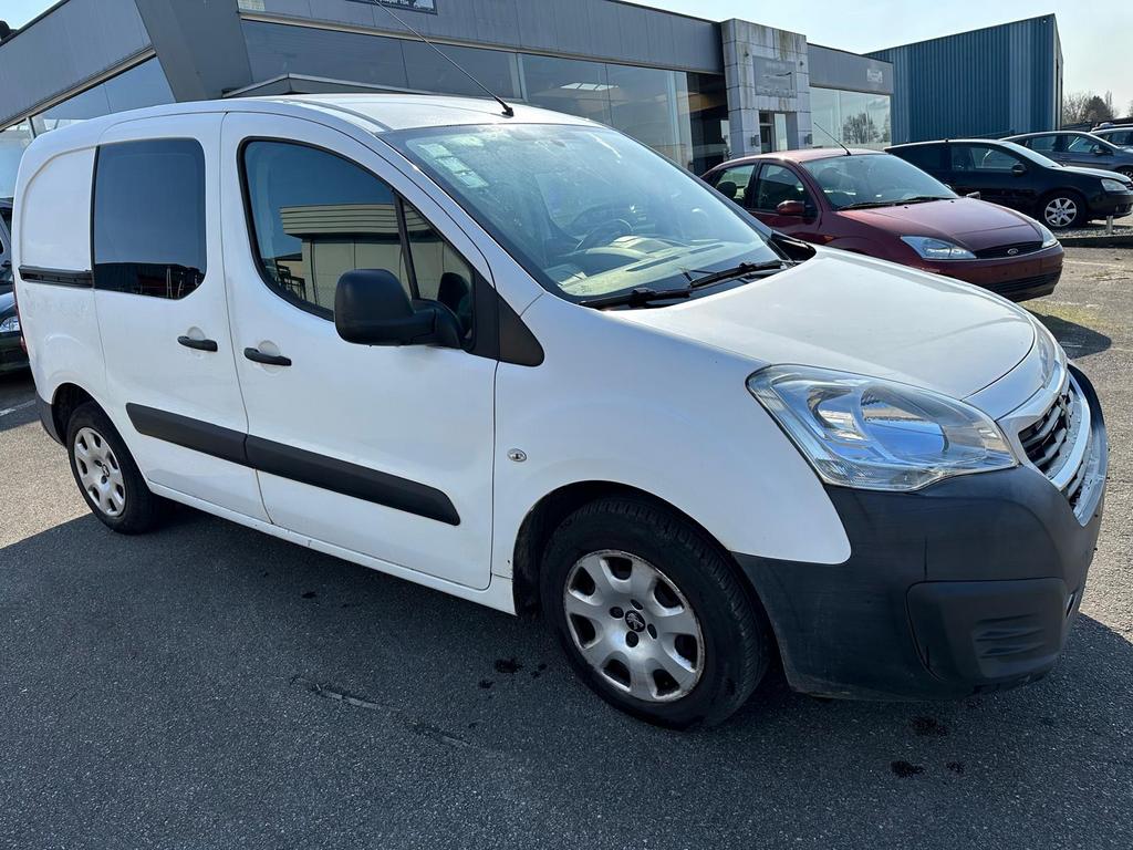 Peugeot partner   1.6HDI   Euro 5b    90pk  25/09 2015, Auto's, Bestelwagens en Lichte vracht, Bedrijf, Peugeot, Benzine, Ophalen