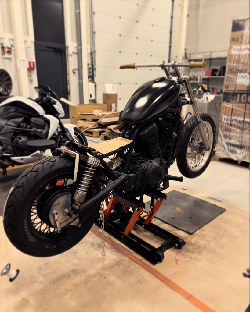 Suzuki Intruder VS750 Bobber Project met papieren, Motoren, 750 cc, Occasion, Chopper, Particulier