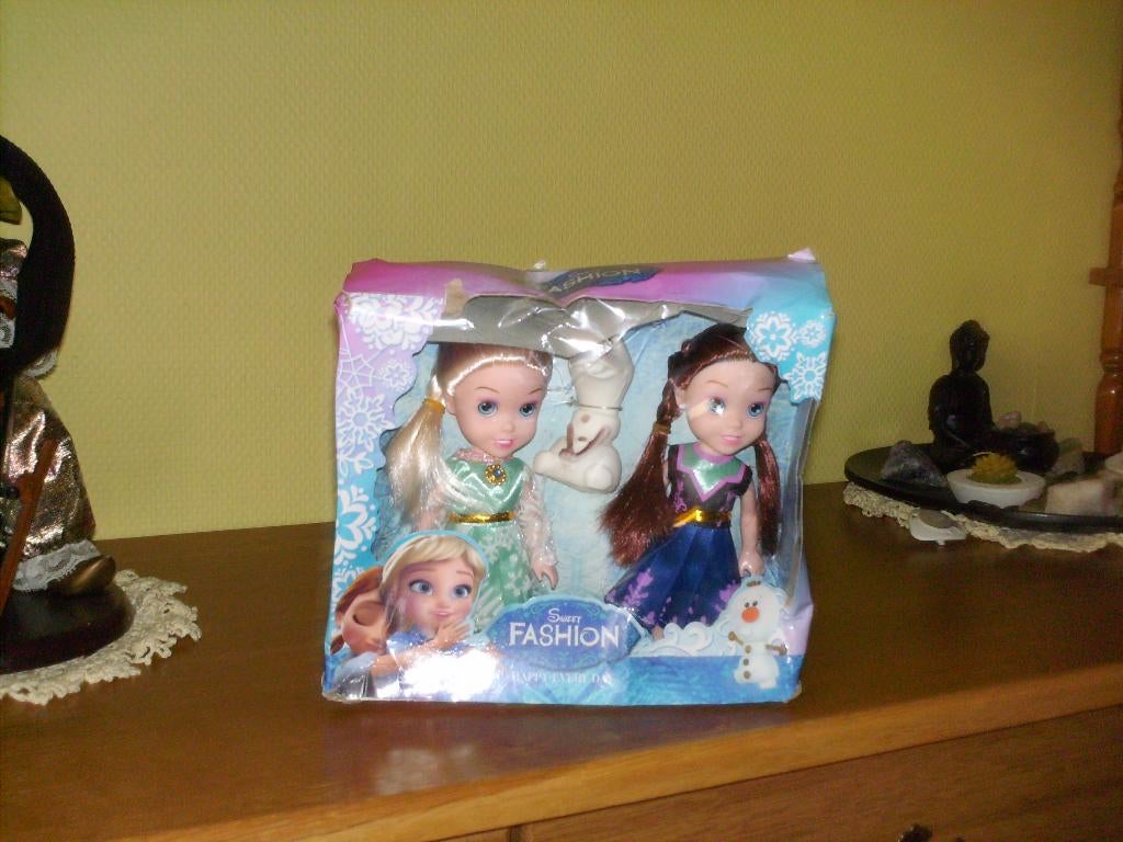 a vendre jouet poupée, Kinderen en Baby's, Ophalen of Verzenden, Nieuw, Babypop