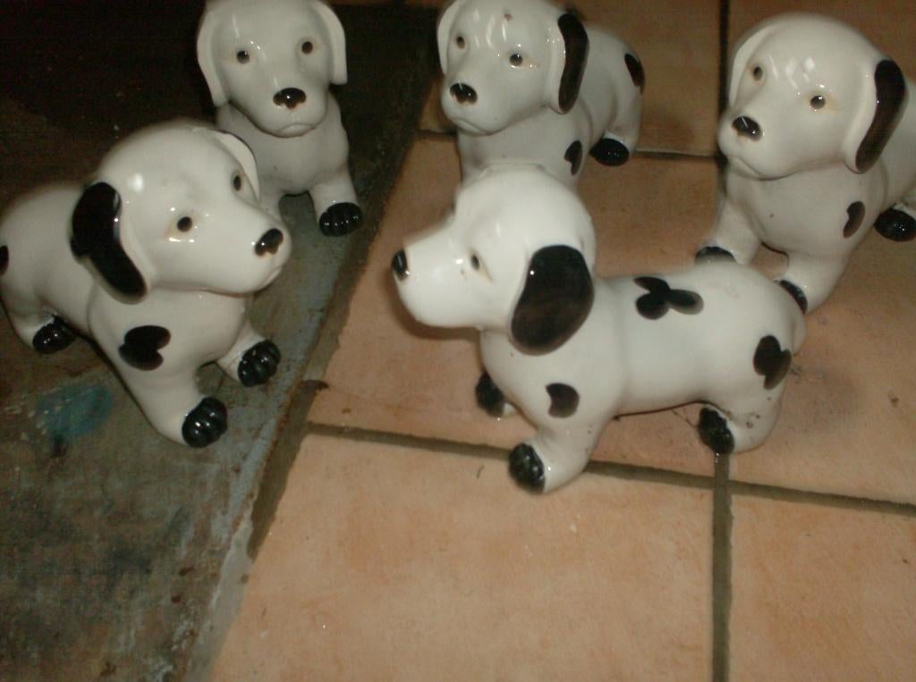 5 mooie blinkende hondjes ook per stuk, Tuin en Terras, Ophalen of Verzenden, Zo goed als nieuw, Dierenbeeld