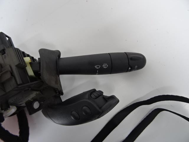 COMMODO ESSUIE-GLACE Renault Kangoo (KC) (8200379526), Autos : Pièces & Accessoires, Renault, Mevr. I. Hauben, Utilisé, Rue de l'Espoir 34 34
4030  GRIVEGNÉE, BE