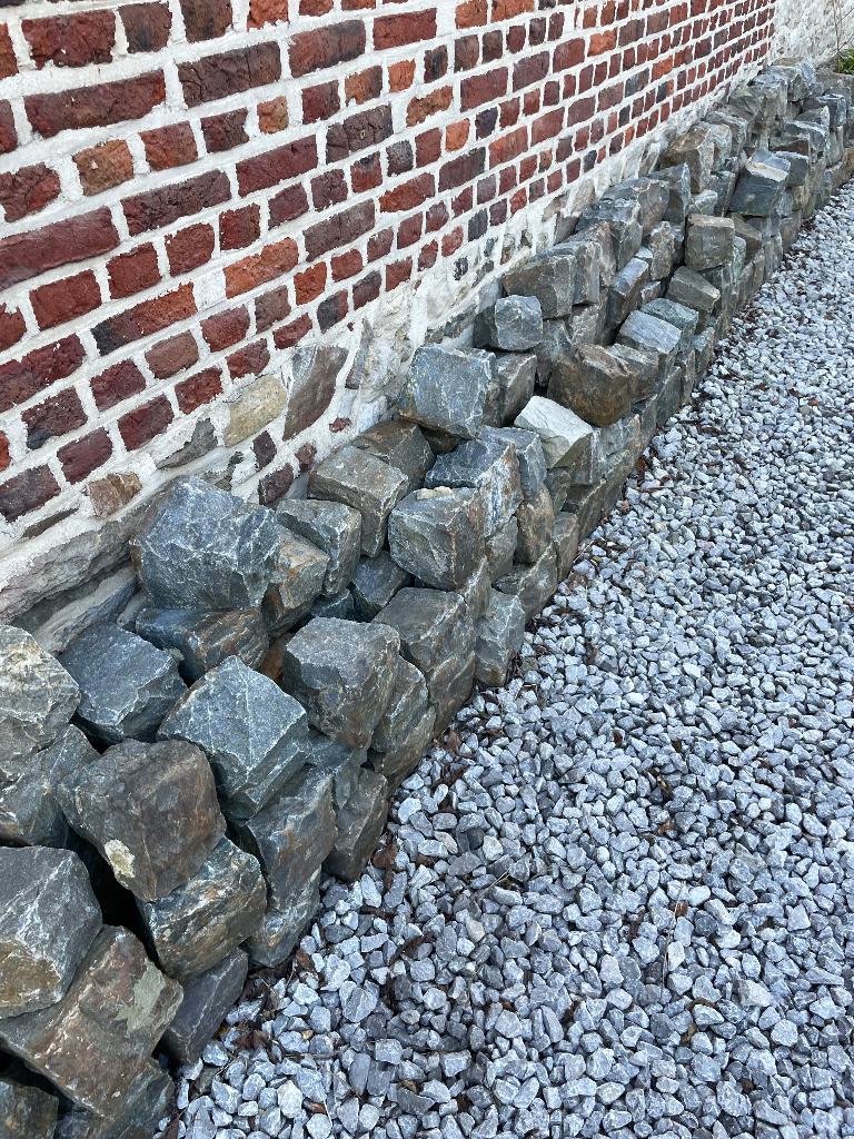 Vieux pavés de ferme, Trottoir