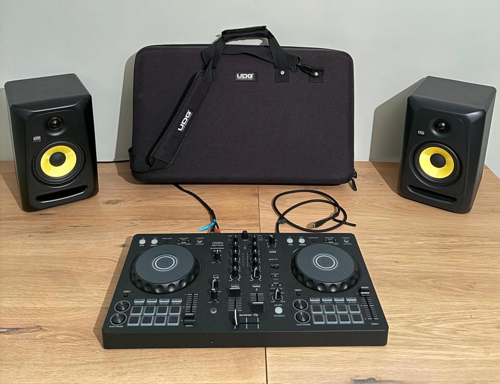 Pioneer DDJ FLX4 + 2 KRKsystems Speakers + Draagtas, Muziek en Instrumenten, Dj-sets en Draaitafels, Ophalen, Zo goed als nieuw