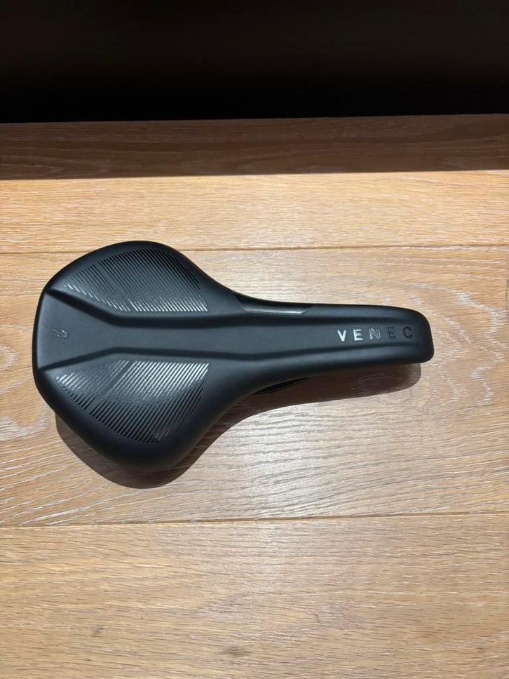 Selle Cube Natural Fit Venec noire, Vélos & Vélomoteurs, Vélos Pièces, Comme neuf, Enlèvement