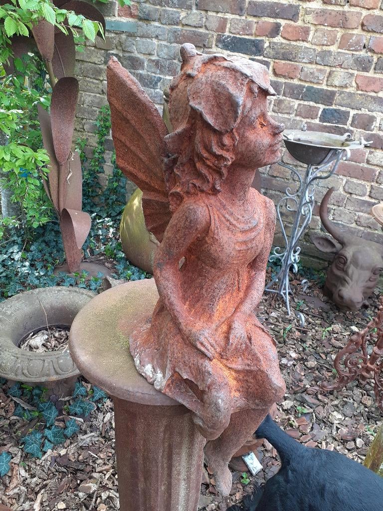 FEE ASSISE EN FONTE PATINEE, Jardin & Terrasse, Enlèvement ou Envoi, Comme neuf, Autres matériaux, Autres types