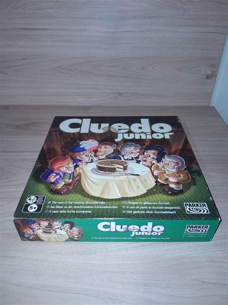 cluedo junior het gestolen stuk chocoladetaart - s4849, Hobby en Vrije tijd, Gezelschapsspellen | Bordspellen, Zo goed als nieuw