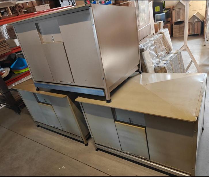 OPRUIMING! kippenhok / konijnenhok in metaal, Dieren en Toebehoren, Pluimvee | Toebehoren, Nieuw, Kippenhok of Kippenren, Ophalen