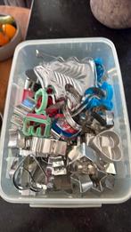 Doos vol met bakvormpjes, Enlèvement, Comme neuf