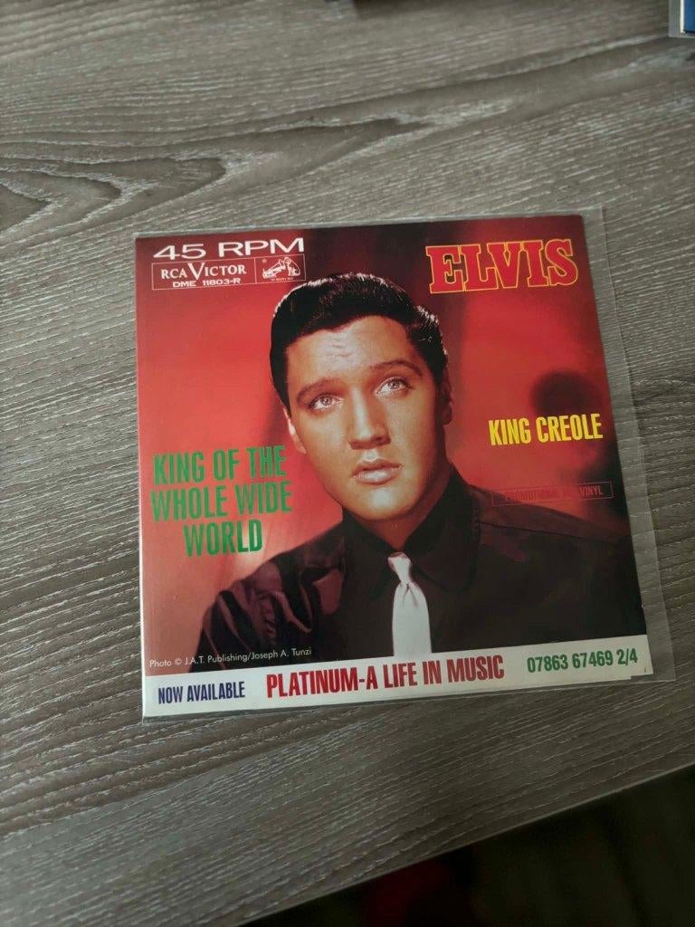 Elvis single, King Creole/King of the whole wide world. USA, CD & DVD, Vinyles | Rock, Enlèvement ou Envoi, 7 inch, Housse de protection extérieure