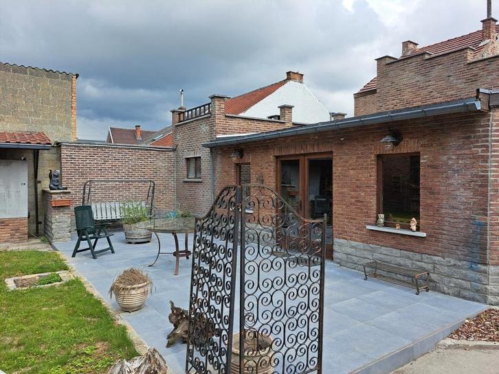 Maison 3 ch + 2 bureaux + 1 entrepôt, Immo, Maisons à vendre, Province de Hainaut, 500 à 1000 m², Habitation avec espace professionnel