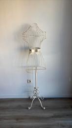 Metalen paspop, Ophalen