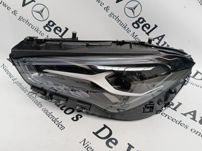 Phare gauche d'un Mercedes CLA, Autos : Pièces & Accessoires, Éclairage, 3 mois de garantie, Utilisé, -, -