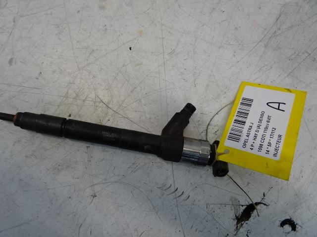 INJECTEUR Opel Astra J (PC6 / PD6 / PE6 / PF6) (11R12615), Autos : Pièces & Accessoires, Systèmes à carburant, Opel, Utilisé