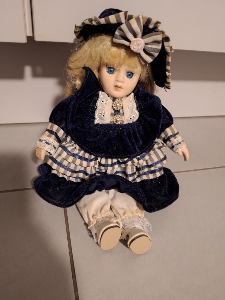 Poupée porcelaine, Collections, Enlèvement, Poupée