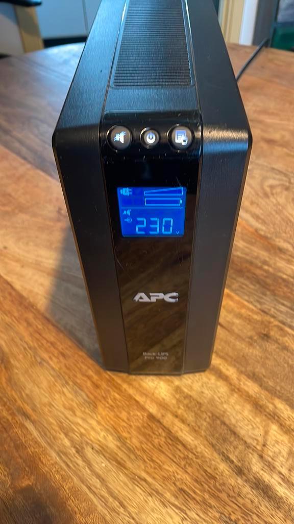APC Back-UPS PRO 900, Informatique & Logiciels, Alimentations de secours (UPS), Utilisé, Enlèvement