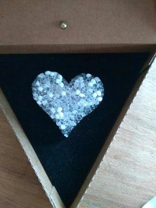 broche-sierspeld;hartje glasparels, camee,klavertje 4, Bijoux, Sacs & Beauté, Broches, Comme neuf, Enlèvement ou Envoi