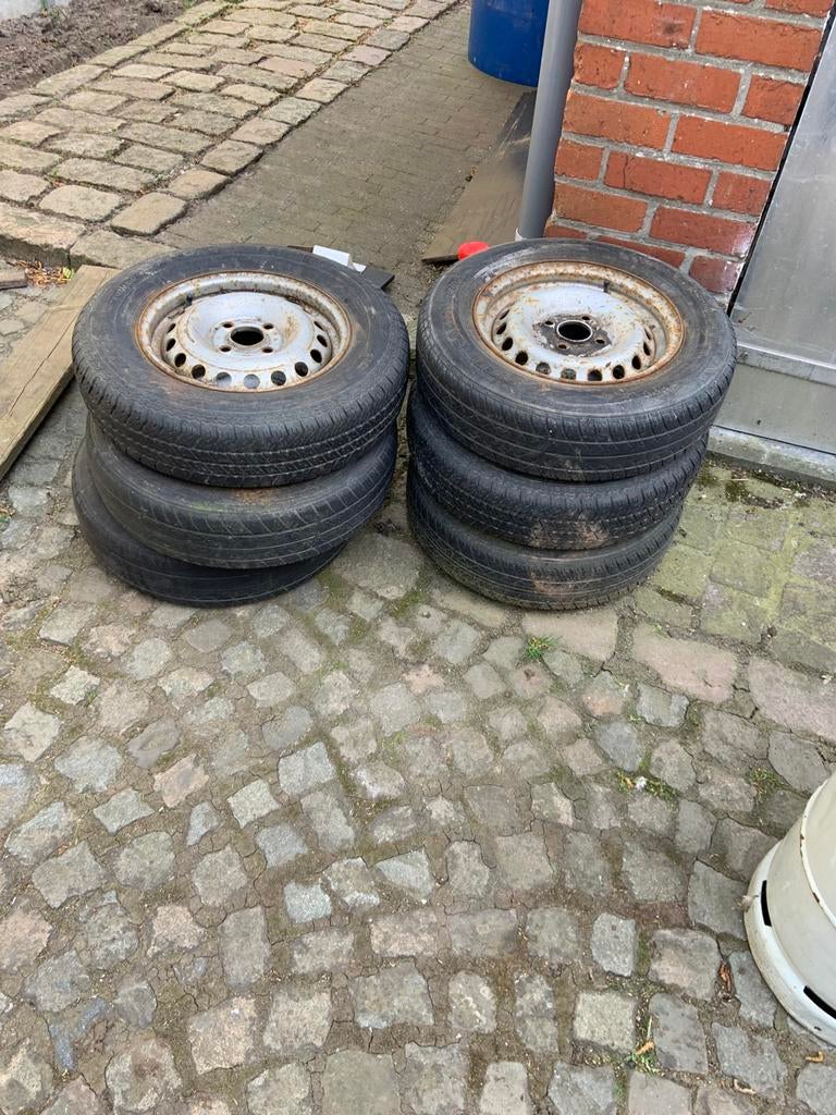 Aanhangwagen babden, Ophalen, Band(en)