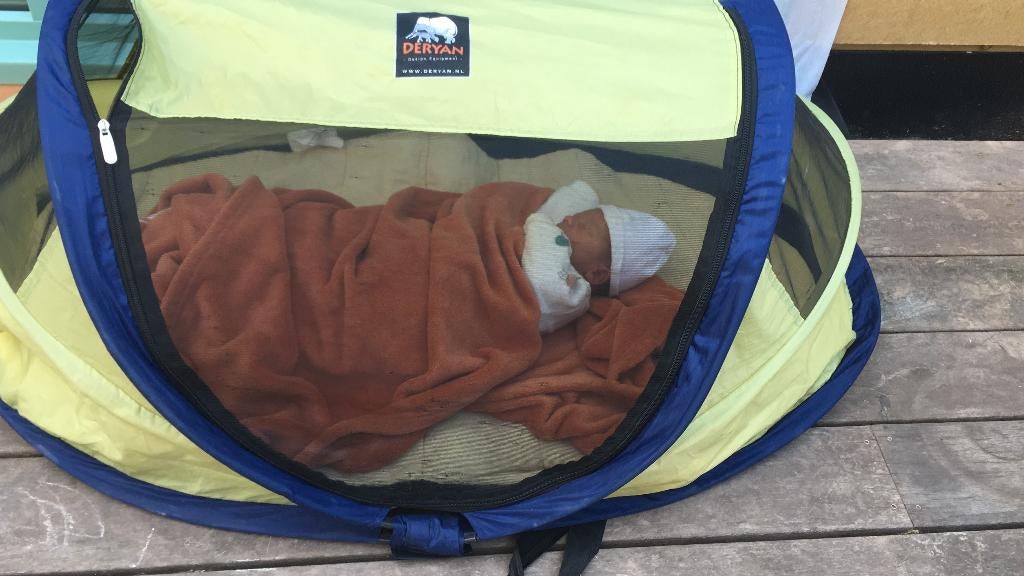 Gezellig met je baby buiten zitten? Deryan, Ophalen, Gebruikt, Reisbedje