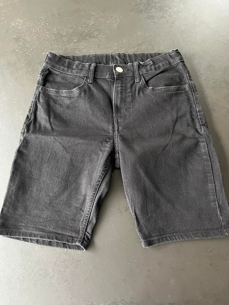 H&M zwarte jeansshort slim fit. maat 158. Zeer goede staat., Enfants & Bébés, Vêtements enfant | Taille 158, Enlèvement ou Envoi