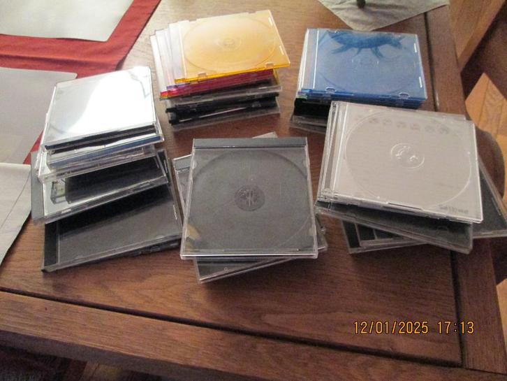 Boitiers vides pour CD/DVD., Maison & Meubles, Accessoires pour la Maison | Étagères pour CD & DVD, Comme neuf, CD ou DVD, Enlèvement