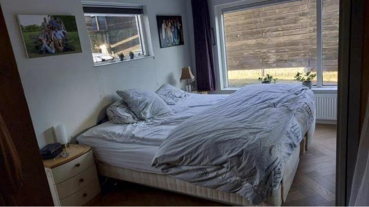 HÄSTENS CITATION DE LUXE VERSTELBAAR MET MASSAGESTANDEN, Maison & Meubles, Chambre à coucher | Lits, Comme neuf, Deux personnes