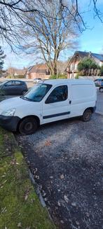 Peugeot Partner 1.6 diesel avec 75 ch 218500 km
Cargo léger, Autos, Achat, Diesel, Particulier, Peugeot