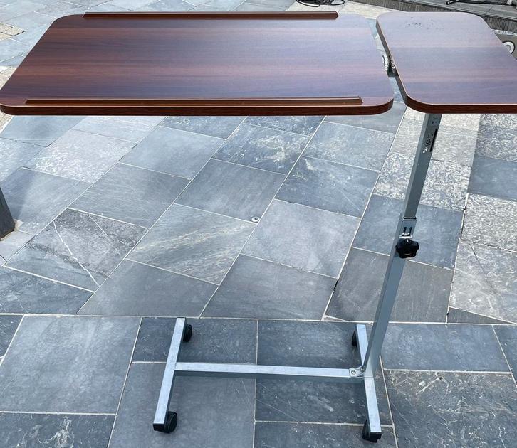 lente opruiming! laptop Tafeltje zetel of bed €15, Computers en Software, Laptoptafels, Zo goed als nieuw, Ophalen