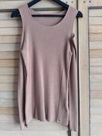 Aansluitend topje met open schouders Guess large, Vêtements | Femmes, Tops, Enlèvement ou Envoi, Comme neuf